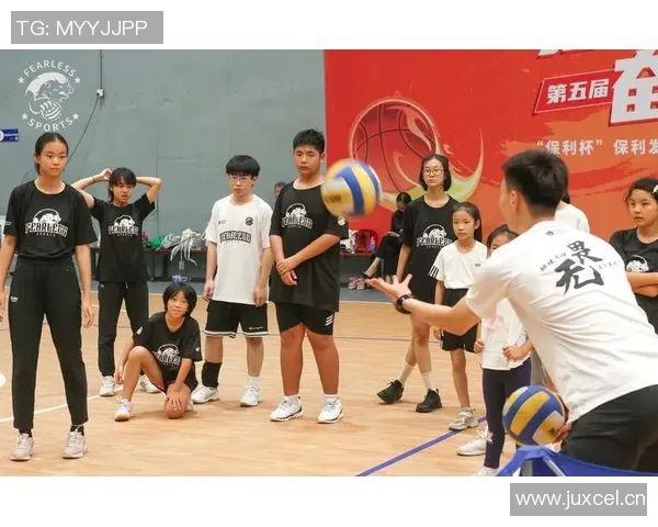 深圳排球队技术揭秘：从基础训练到战术运用的全景分析